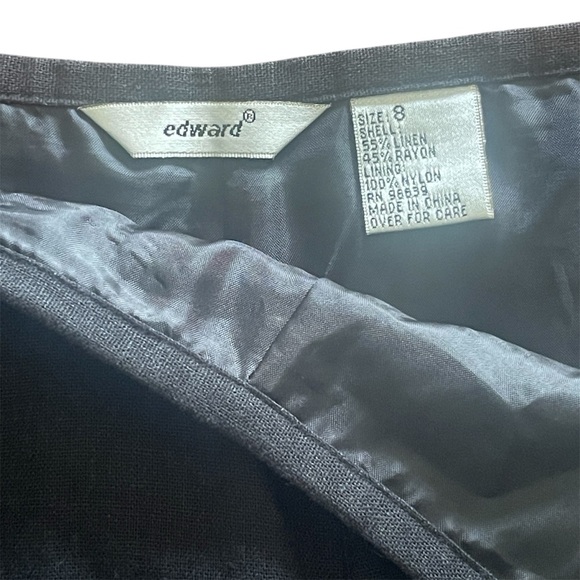 Edward Chic Black  A-Line Skirt with white embroidered florals Size:8 - Picture 3 of 4